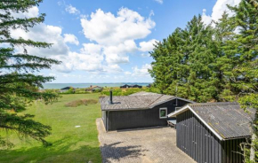Beautiful Home In Spøttrup With Kitchen